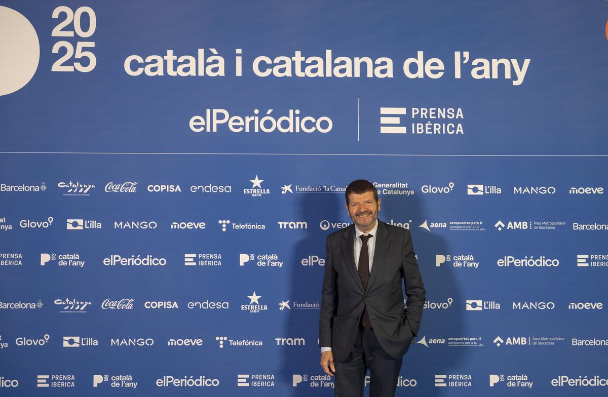 Barcelona. 24.11.2025. Sociedad. Gala del Català de l’any 2025.  De izda. a dcha.,Albert Batlle, tercer teniente de alcalde de l’Ajuntament de Barcelona. Fotografía de Jordi Cotrina