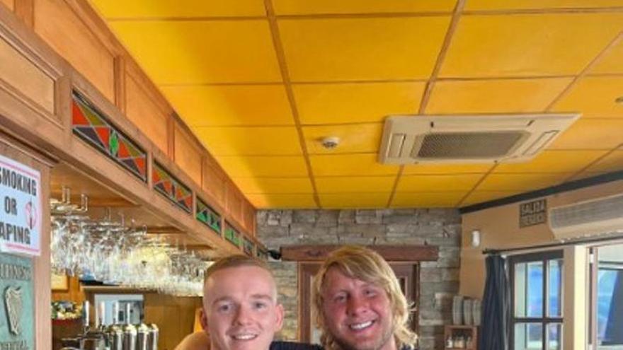 Paddy "The Baddy" Pimblett sorprende en Magaluf con una visita para desayunar