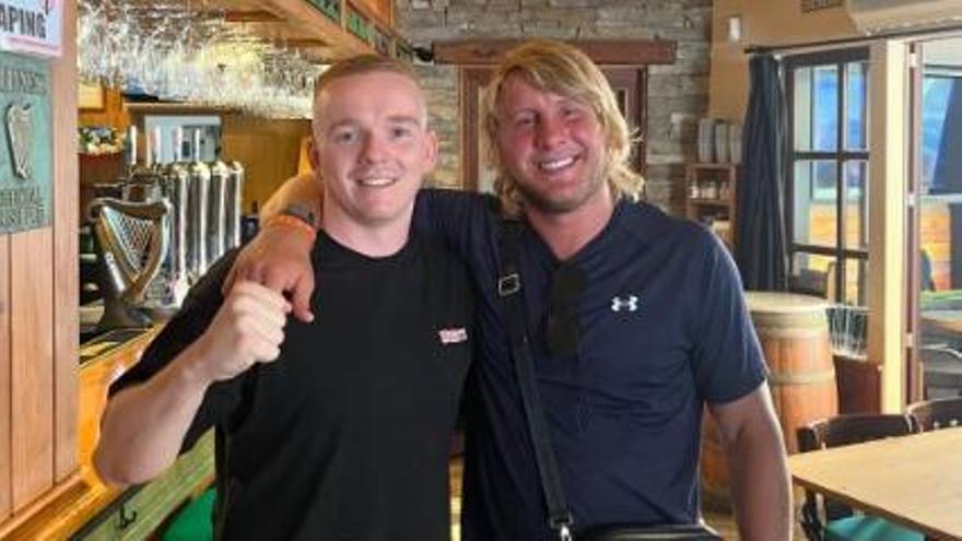 Paddy "The Baddy" Pimblett sorprende en Magaluf con una visita para desayunar