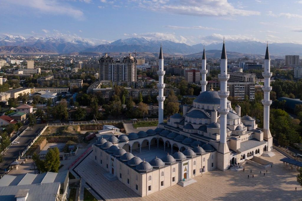 Mezquita Central Imam Sarakhsi en Bishkek