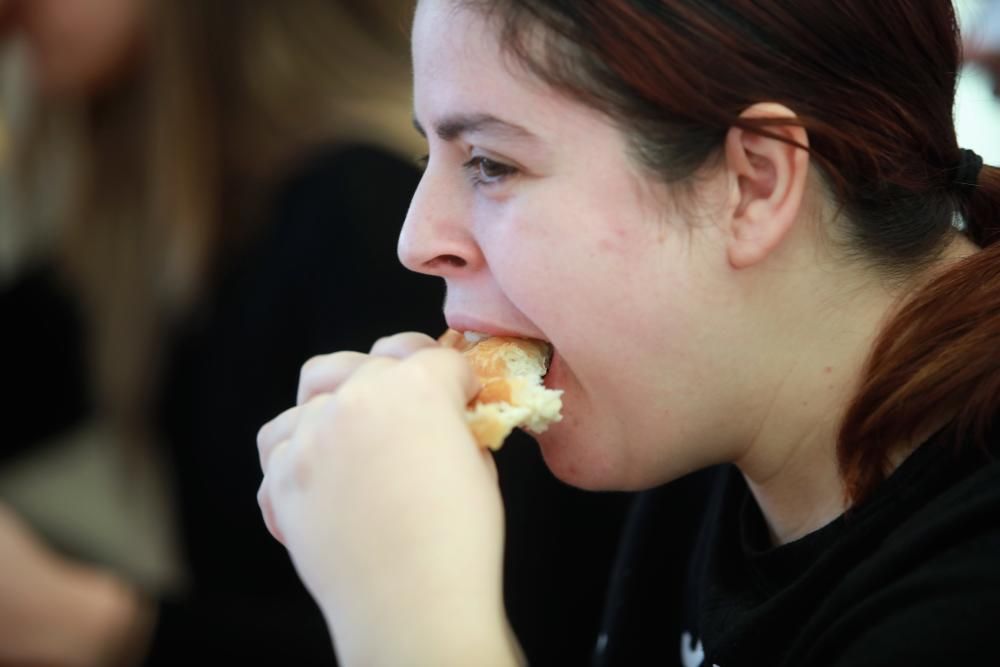 Concurso de comer ensaimadas