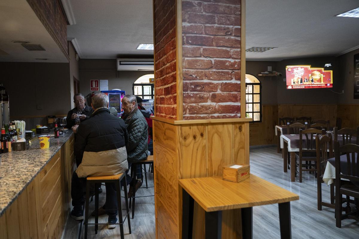 La emoción del sorteo de Lotería de Navidad en Cáceres, en imágenes