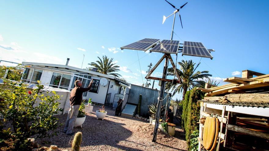 Petrer bonifica el IBI tres años a 57 familias por instalar placas solares en sus viviendas