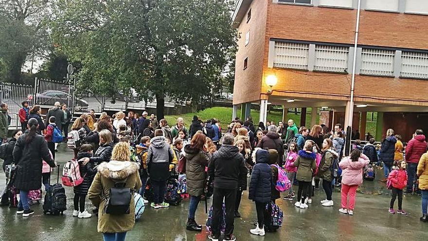 Familias y niños del colegio Noega.