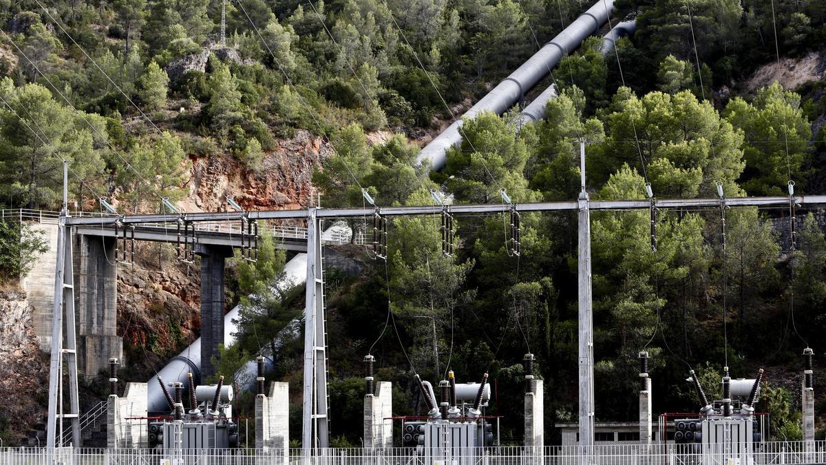 Embalse de Bolarque, punto donde arranca el Tajo-Segura