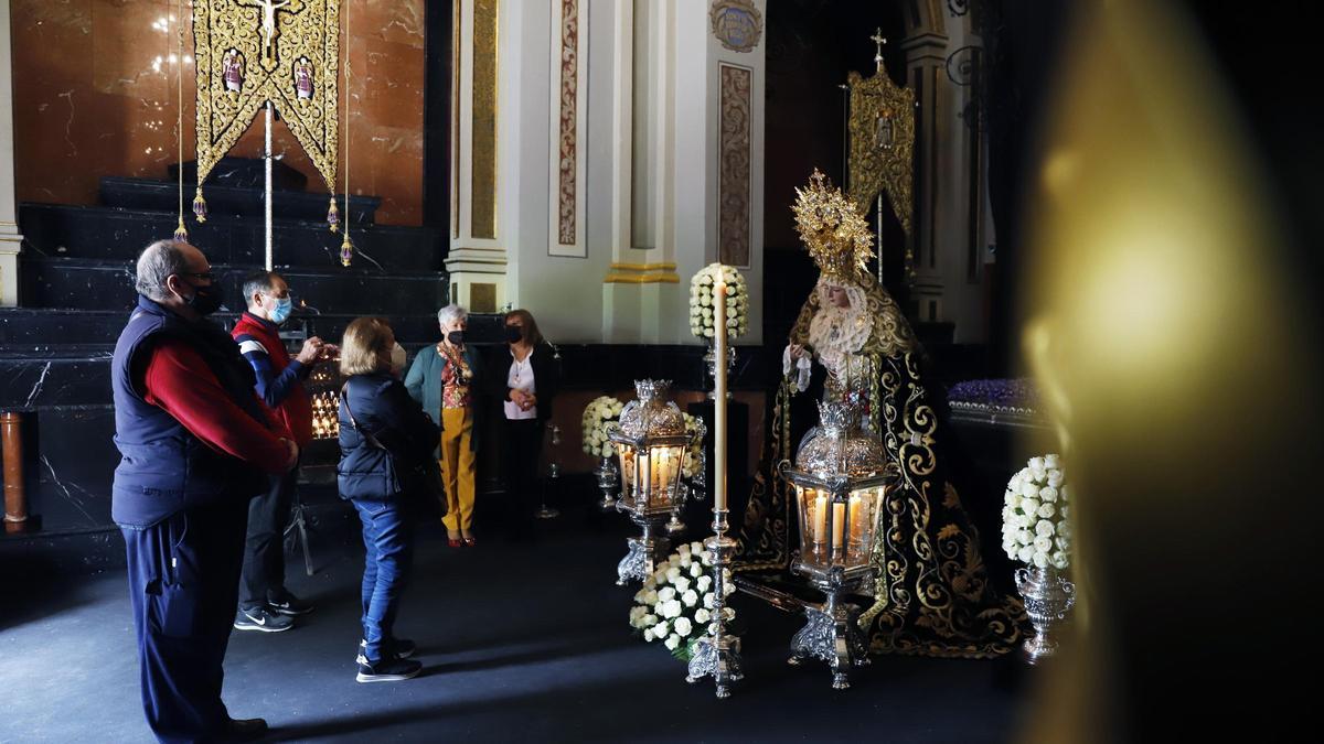 La Virgen de los Dolores en veneración