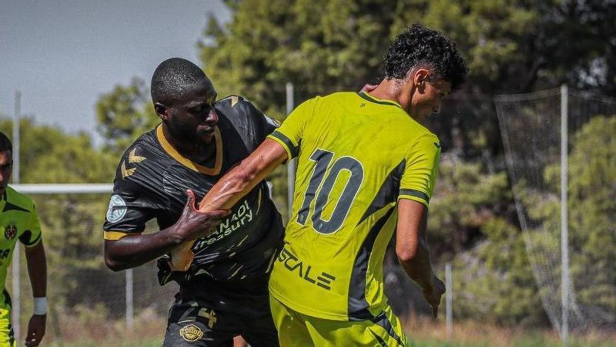 El Villarreal B superó al Intercity tras remontar el gol inicial de los alicantinos.