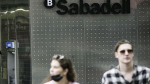 El 75% d’espanyols rebutgen l’oferta sobre el Sabadell, segons una enquesta
