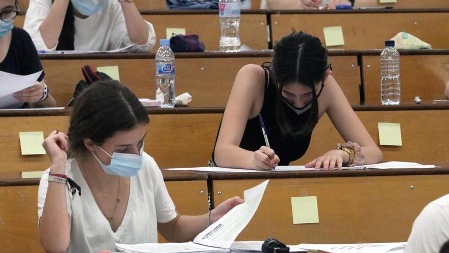La prueba de acceso a la universidad en Andalucía será del 13 al 15 de junio