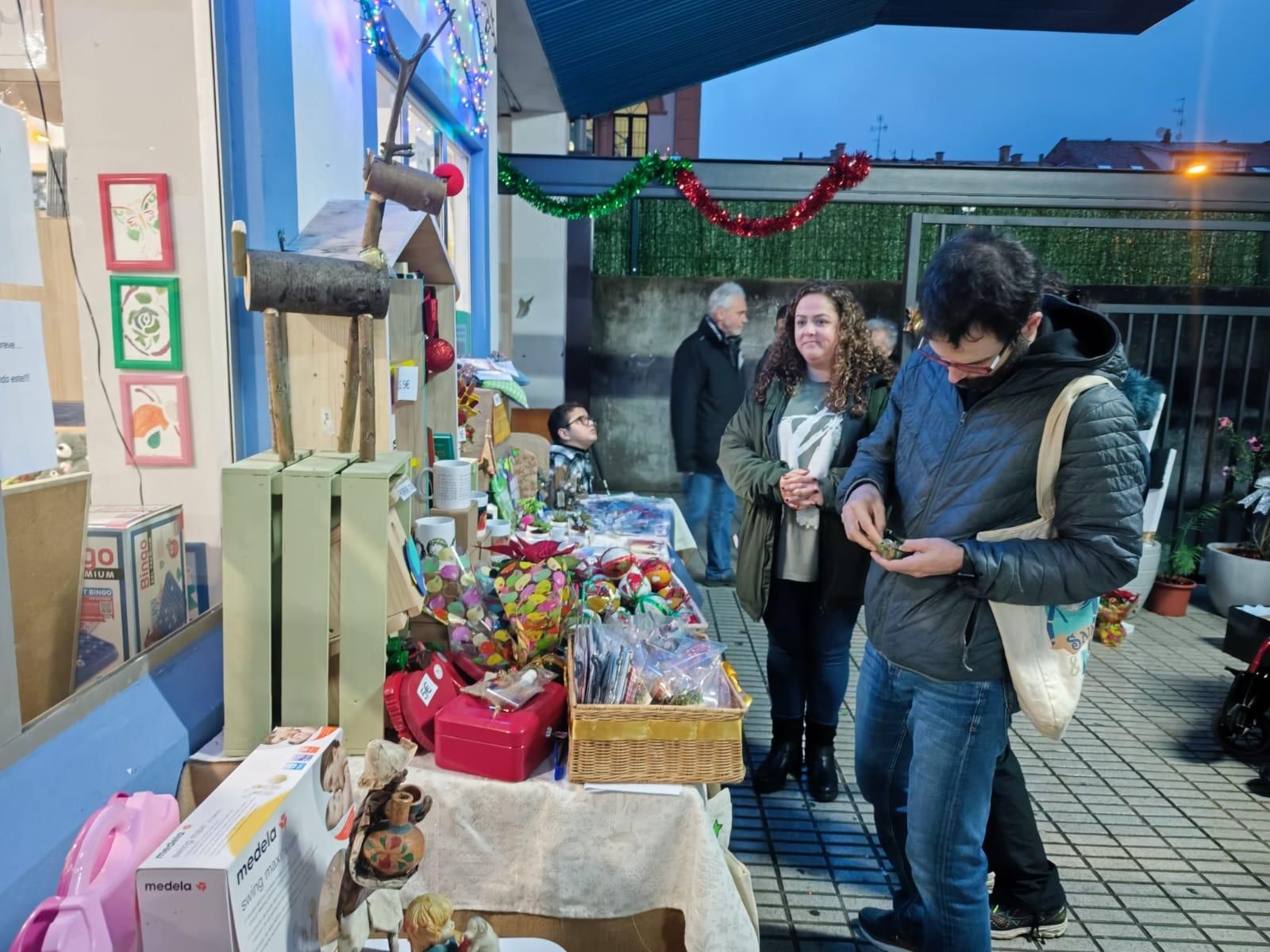 Música, talleres y un sinfín de productos: Raitana inaugura su mercadillo solidario