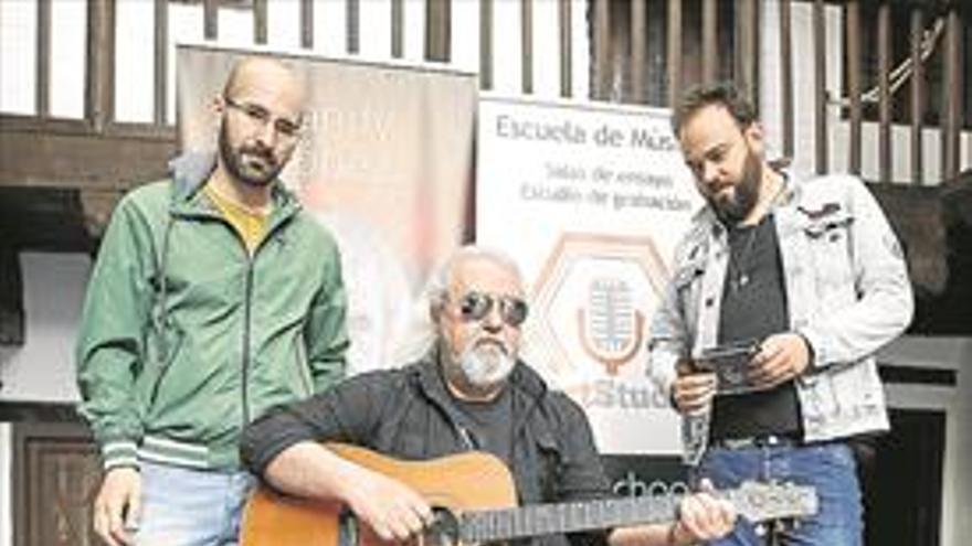 Los vendedores de prensa distribuirán un CD de Randy López