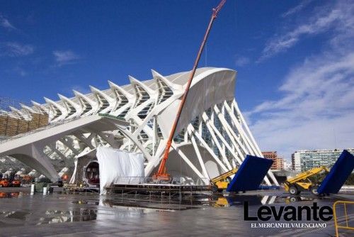 El decorado de "Tomorrowland" en la Ciudad de las Ciencias toma forma