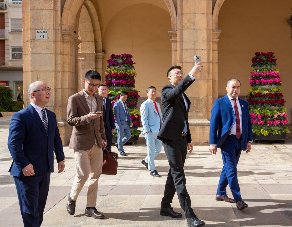 Los representantes de la embajada de China visitaron la ciudad de Castelló.