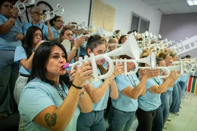Reportaje con Redoblonas, murga femenina nueva en el Carnaval