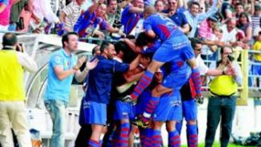 El Extremadura busca ascender en Mancha Real con su afición