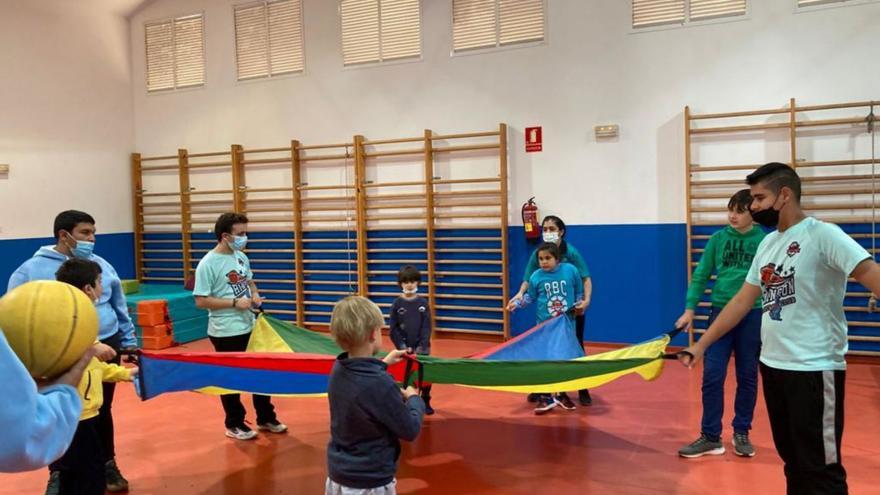 El Rincón Basket Club amplía su oferta esta temporada con el equipo TEA y sus familias.