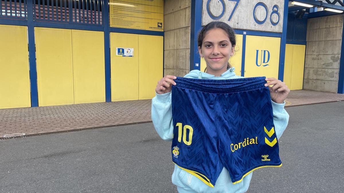 Alexia posa con el pantalón de Moleiro