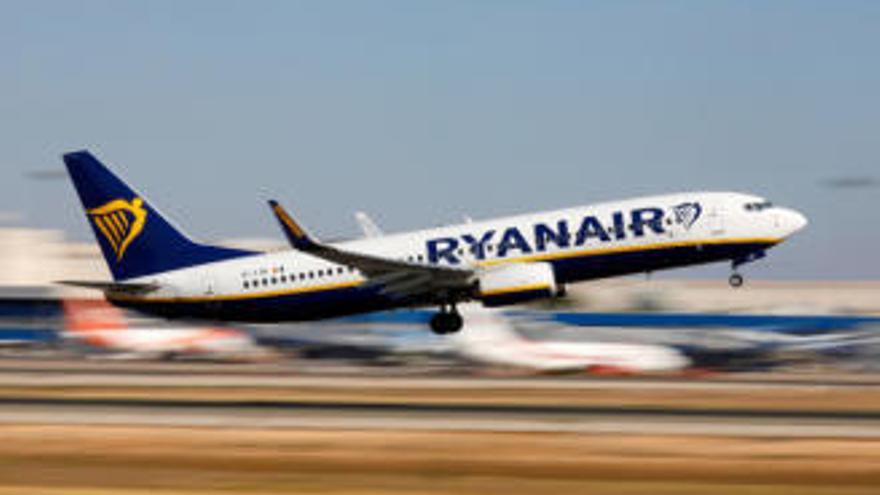 Ryanair reduce sus vuelos hacia y desde Canarias España entre el 16 y el 19 de marzo.