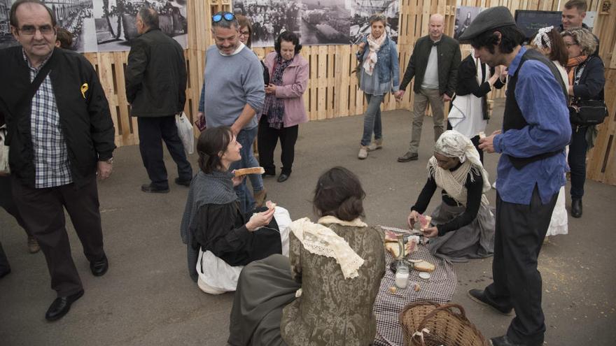 Un grup d&#039;actors recrea accions  històriques al voltant de la industrialització   a la Fira de Miag de Berga, aquest dissabte