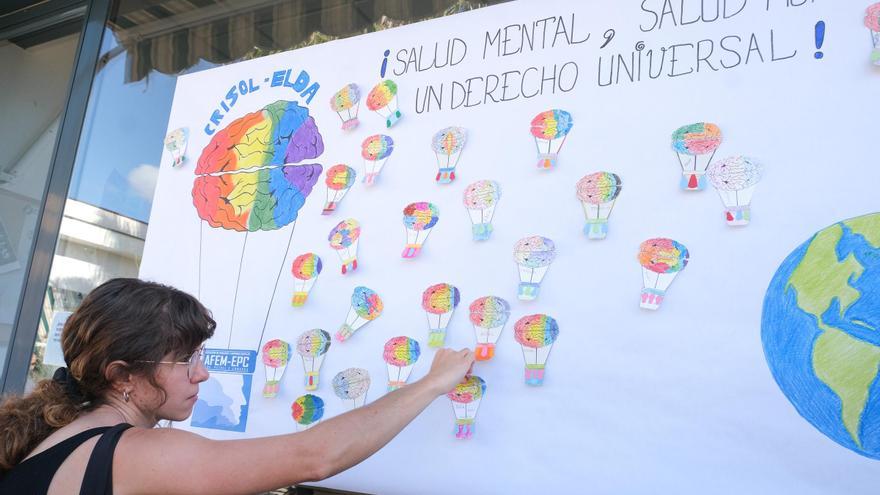 Emotivo manifiesto con motivo del Día Mundial de la Salud Mental en Elda