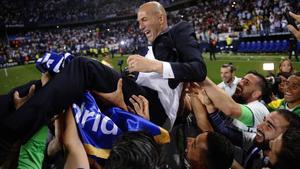 jmexposito38542732 real madrid s head coach zinedine zidane is thrown into the 170521222445