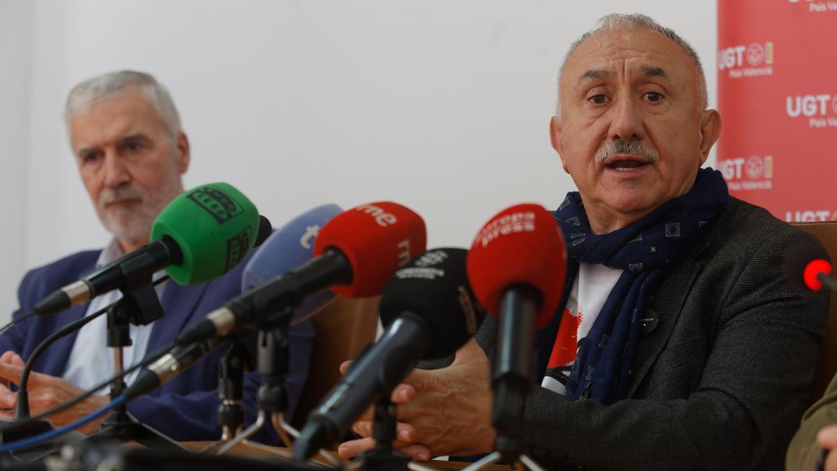 Pepe Álvarez (UGT) anima a la cerámica a luchar por las 37,5 horas