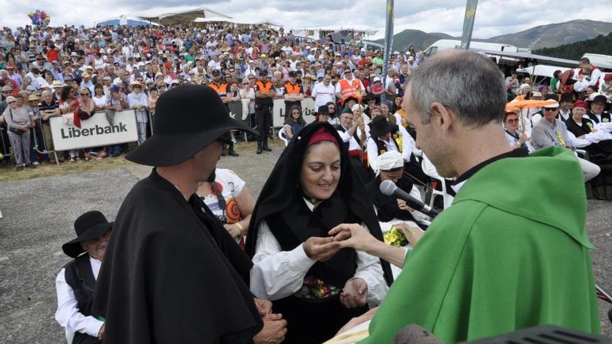 Otra parejina para la historia de Aristébano