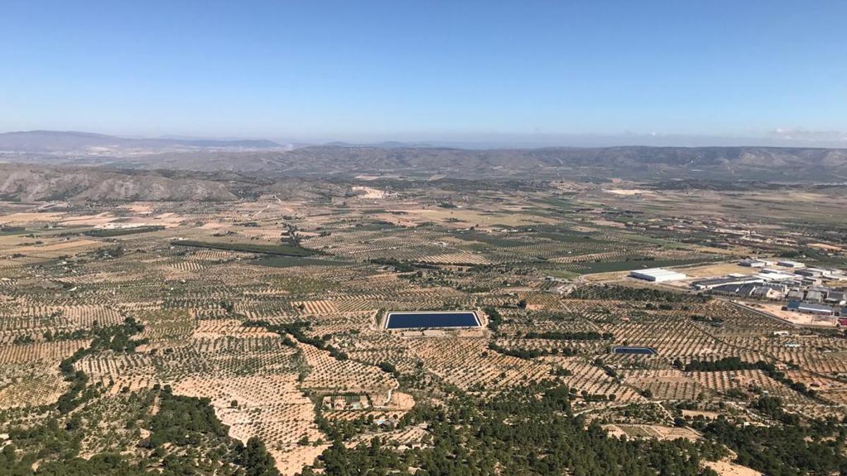 Imagen aérea de la confluencia de los términos municipales de Villena y Biar en la comarca del Alto Vinalopó.