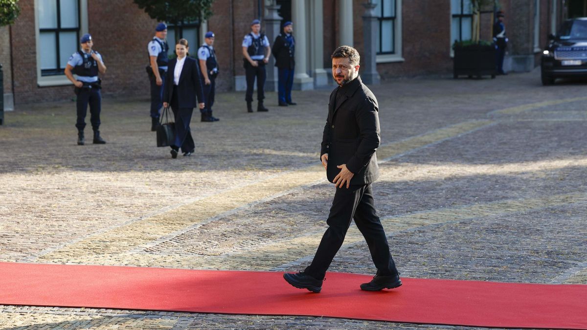 El presidente de Ucrania, Volodímir Zelenski, este miércoles a su llegada a la cumbre de la OTAN.