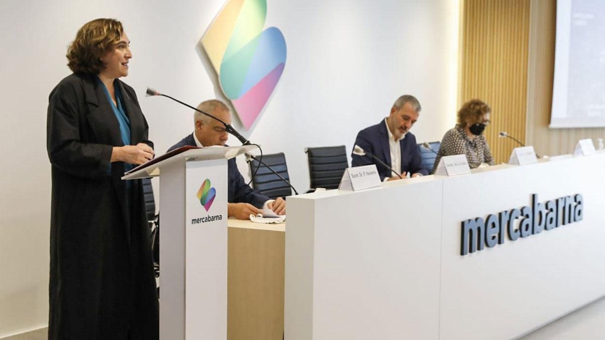 Ada Colau, alcaldesa de Barcelona, toma la palabra en el acto de presentación de la ampliación de Mercabarna.