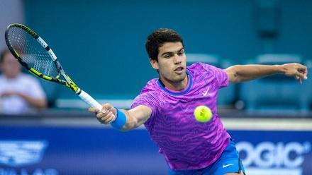 Carlos Alcaraz durante su partido en Miami