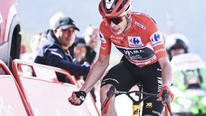 Jonas Vingegaard, con el jersey rojo de la Vuelta.