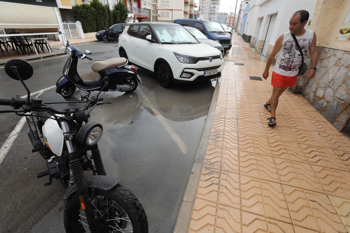 Los efectos del pequeño "tsunami" en Santa Pola