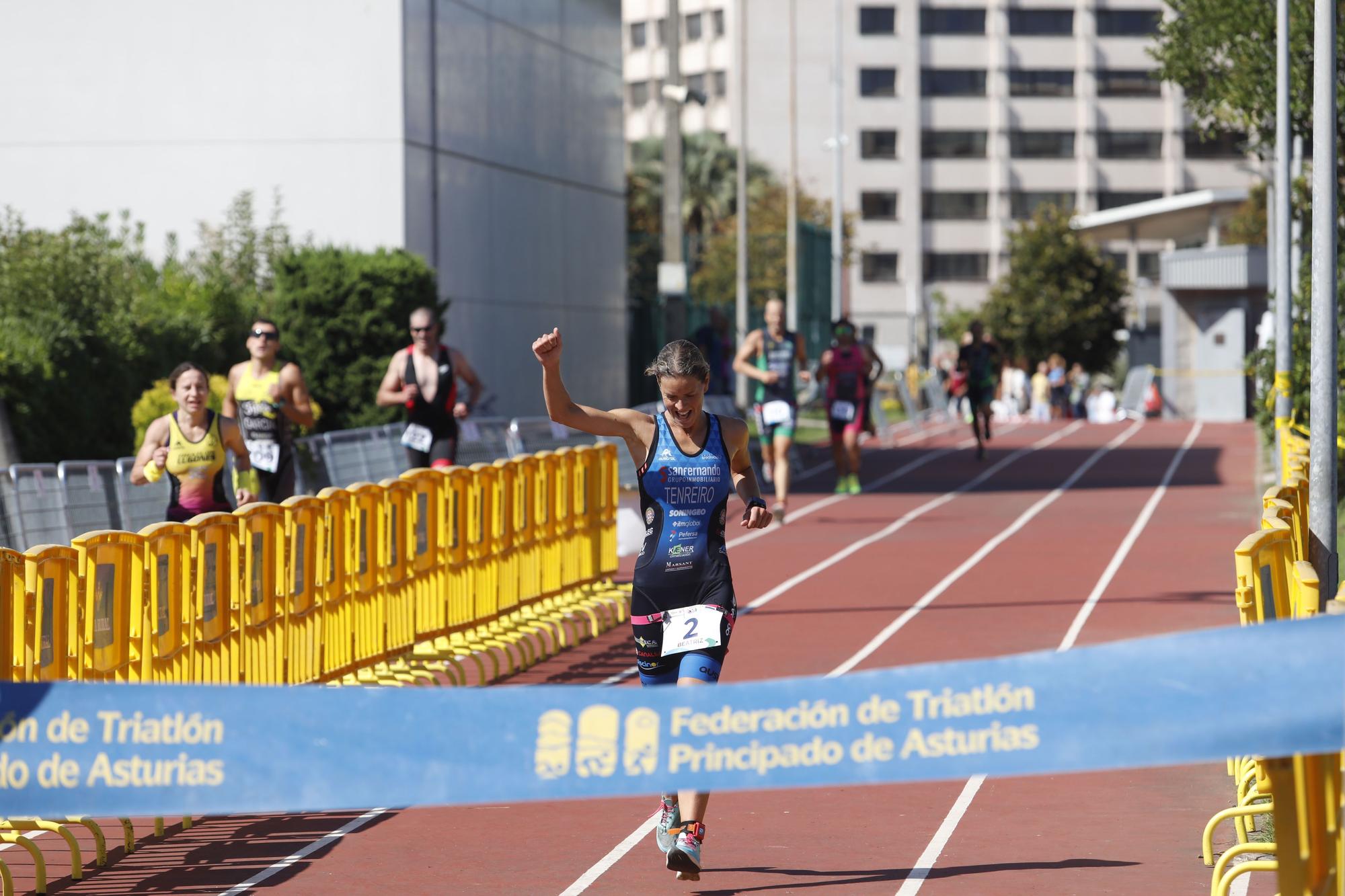 EN IMÁGENES: Barroso y Tenreiro ganan el triatlón del Santa Olaya