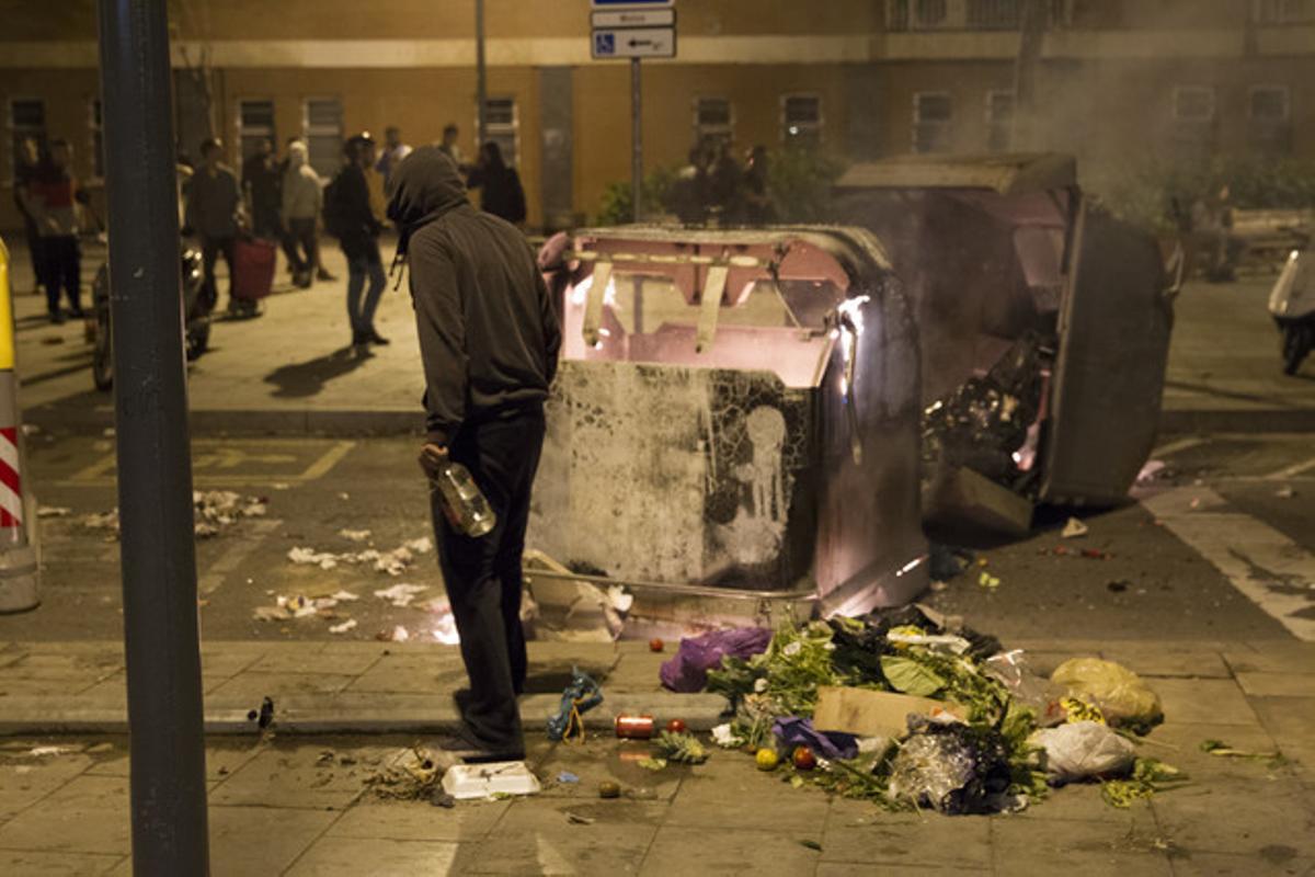 Els Mossos demanen set anys de presó per a quatre manifestants de Can Vies per ferir un agent