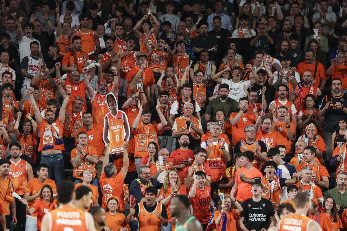 La Euroliga también sancionó al Valencia Basket por lanzar objetos desde la grada