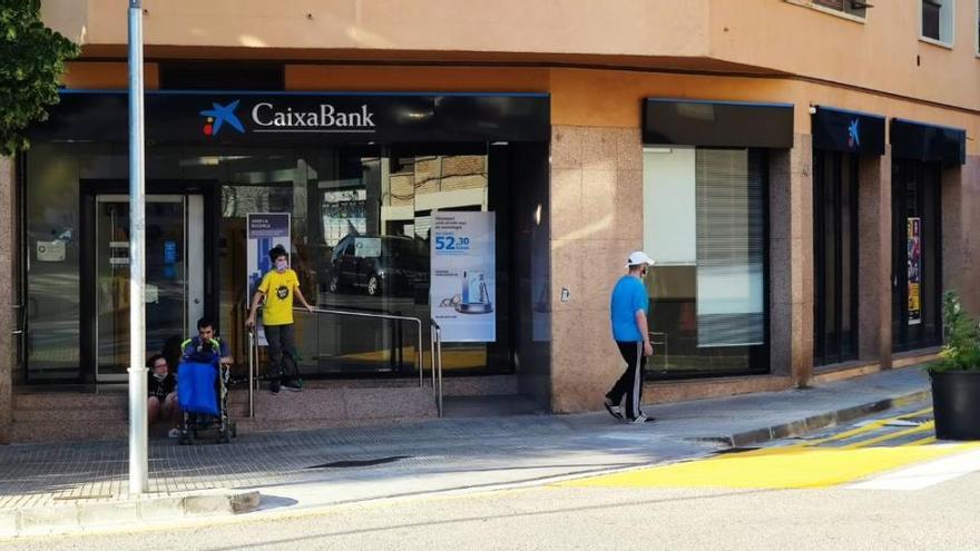 Oficina de CaixaBank a la plaça Catalunya de Manresa |