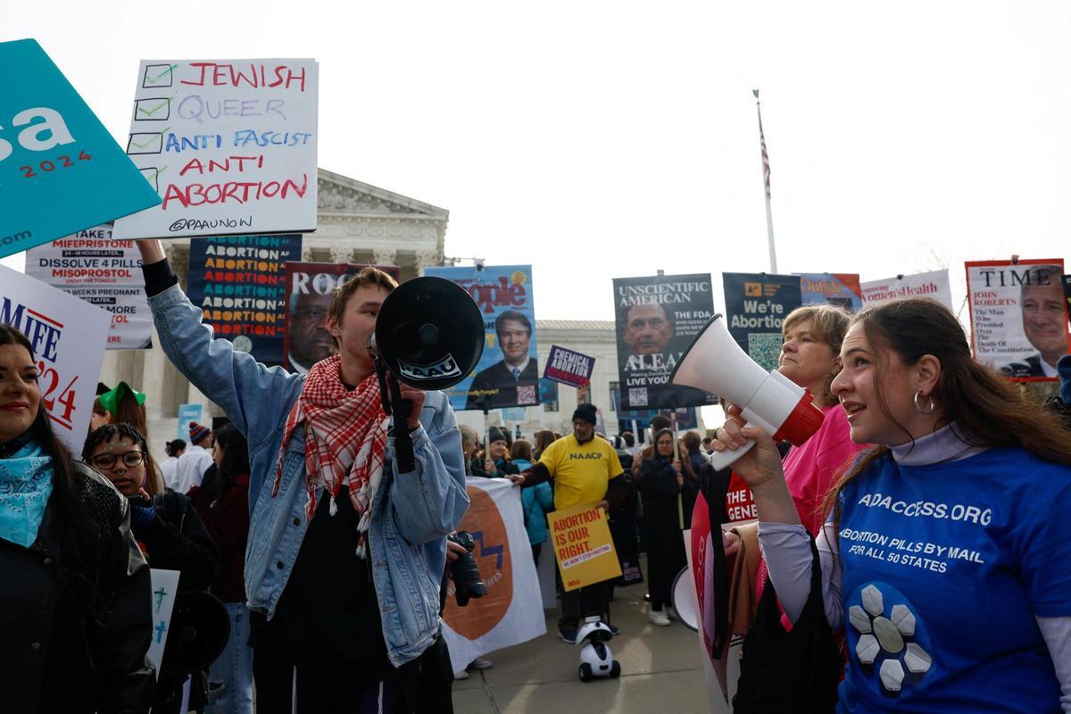 La Corte Suprema de Estados Unidos escucha argumentos sobre el fármaco abortivo mifepristona