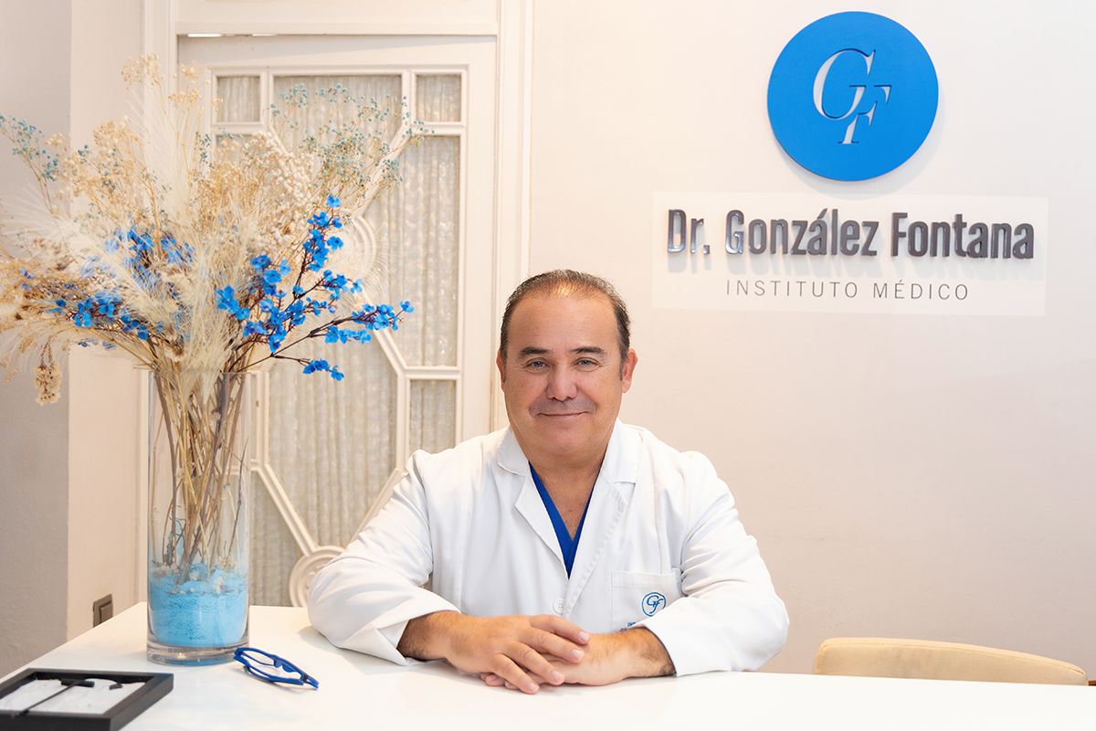 El Doctor Ramón González-Fontana en su Instituto Médico | Instituto Médico González-Fontana