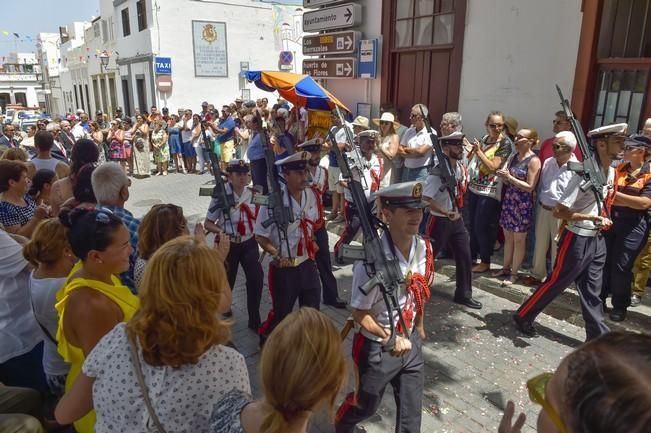 Procesión de las Nieves desde el puerto hasta ...