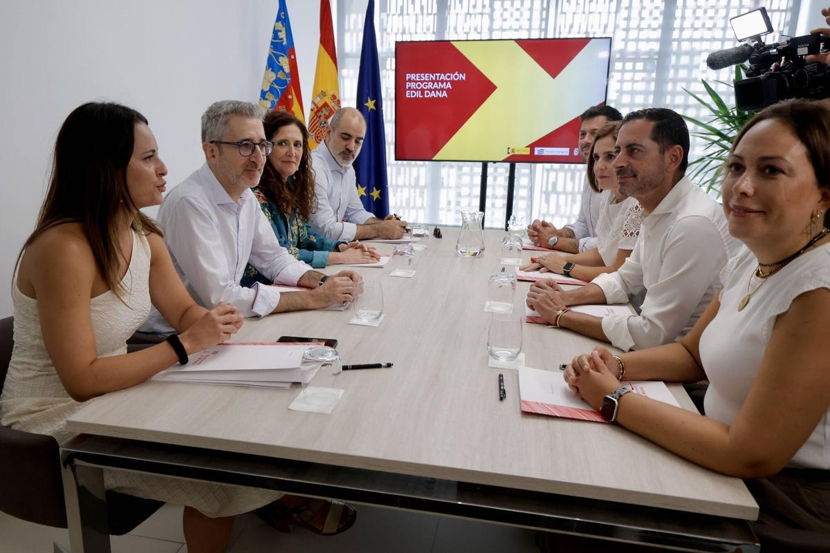 Valencia. El Gobierno de España ha anunciado en Mislata la resolución de una nueva convocatoria de fondos europeos reprogramados para reforzar la resiliencia climática de los municipios afectados por la dana 11.00 horas.- En Mislata (Valencia), el ministro de Hacienda, Arcadi España, presenta los programas EDIL DANA para paliar los efectos de las riadas de octubre de 2024 y prevenir futuros desastres naturales. A esa hora se reunirá con el alcalde, Carlos Fernández Bielsa, y otras autoridades. A las 11.20 atiende a los medios. Centro Sociocultural 'La Fábrica' del Ayuntamiento. Sobre las 11.40 horas, visitará la avenida Gregorio Gea y la Plaza Mayor, que se reformará con fondos EDIL DANA. VLC