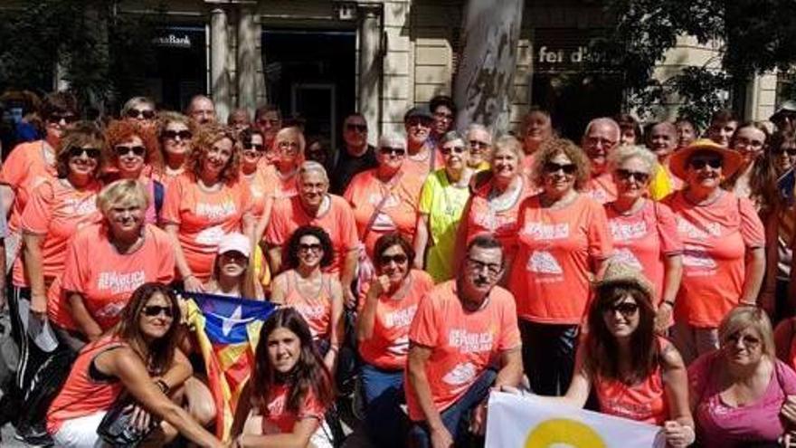 El voleiar de les banderes en el sector on hi havia els veïns del Baix Llobregat en el moment que passava l&#039;onada sonora