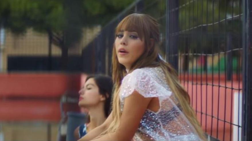 Una protagonista de Élite, la serie adolescente de Netflix, rueda un videoclip en València