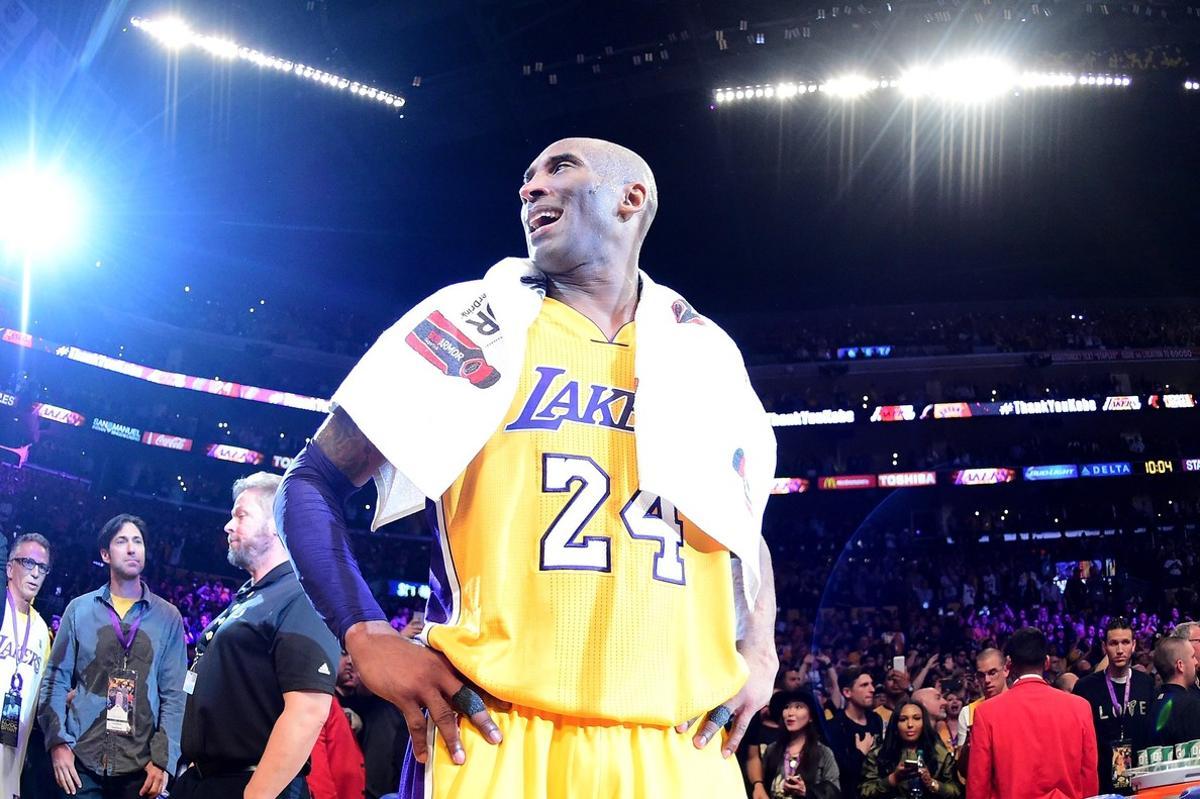 Kobe Bryant se despidió a lo grande Kobe Bryant se despidió a lo grande