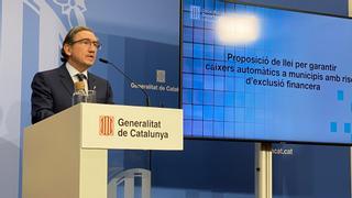 El Govern aviva el debate de la exclusión financiera con una proposición de ley en Madrid