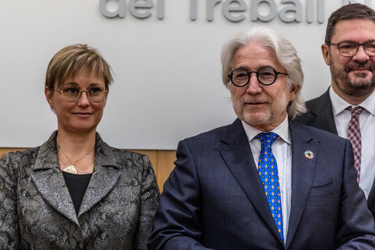 La vicepresidenta de Foment y candidata a presidir la CEOE, Virginia Guinda, junto al presidente de Foment, Josep Sánchez Llibre.