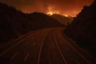 Así han vivido en primera persona los incendios los conductores que atravesaban las carreteras gallegas