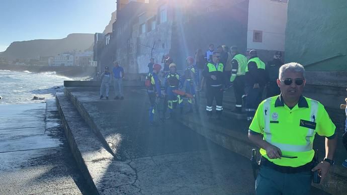 Una avioneta ameriza de emergencia en la playa de El Altillo