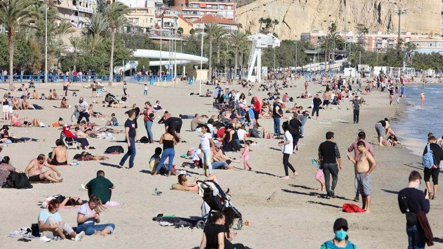 La playa del Postiguet, esta mañana