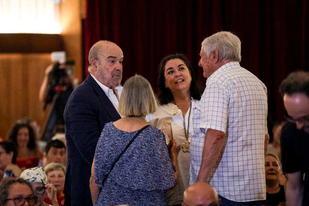 Resines saluda a los espectadores antes de la película